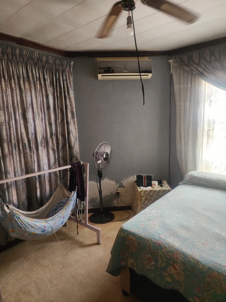 6 Bedroom Property for Sale in Manzil Park North West